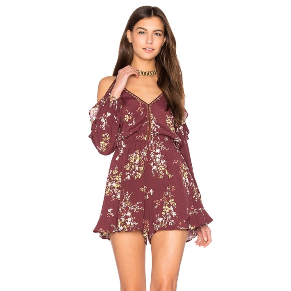 ASTR ‘Amina’ Cold Shoulder Romper